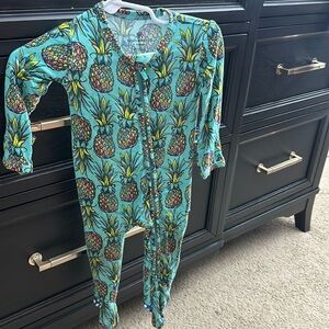 Bums and Roses, size 3-6m, bamboo, EUC